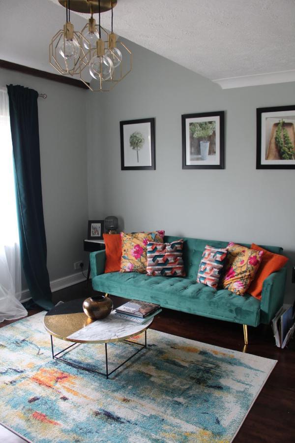 Beautiful Apartment In Guildford With Parking Send Exterior photo