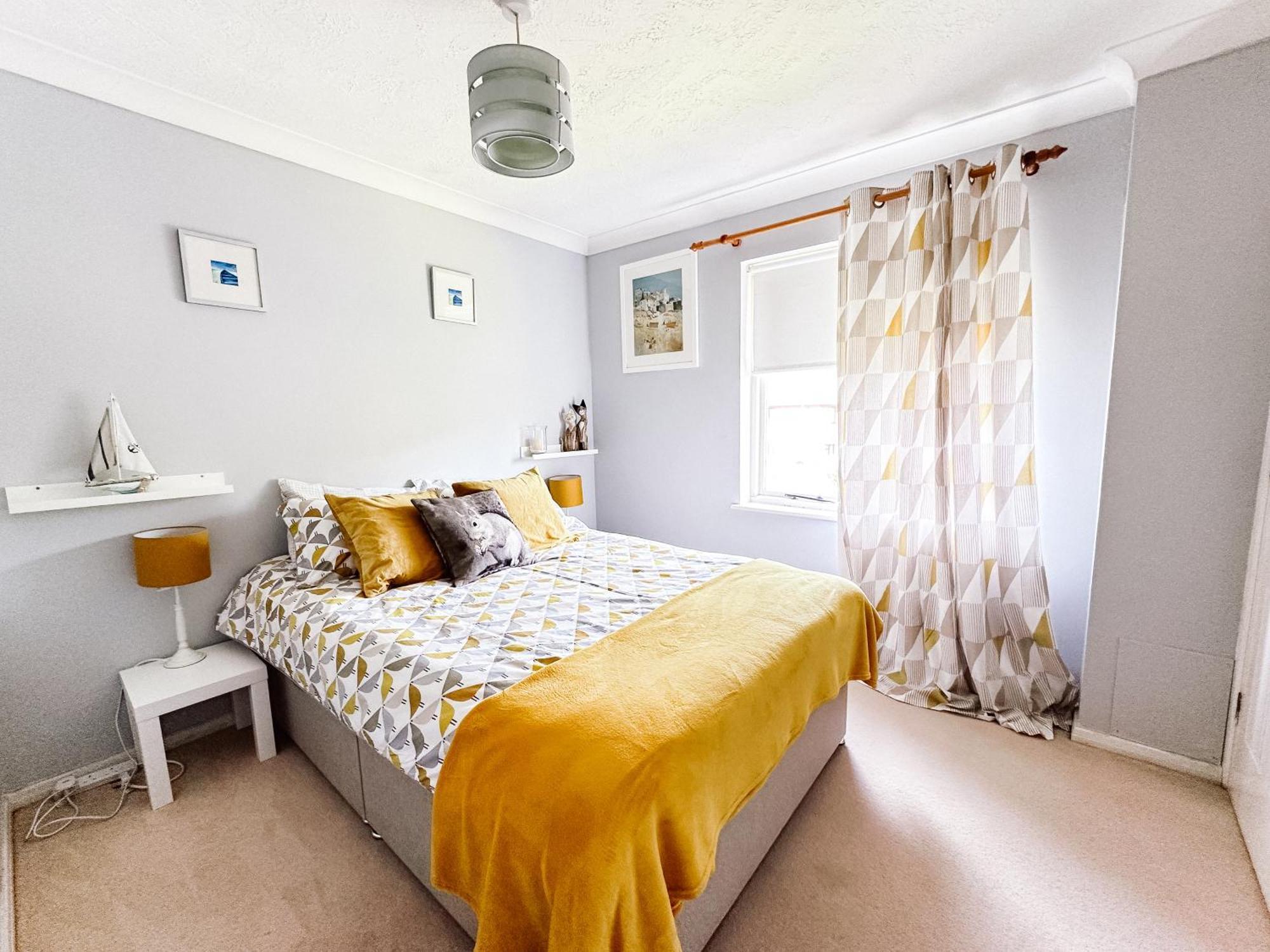 Beautiful Apartment In Guildford With Parking Send Exterior photo