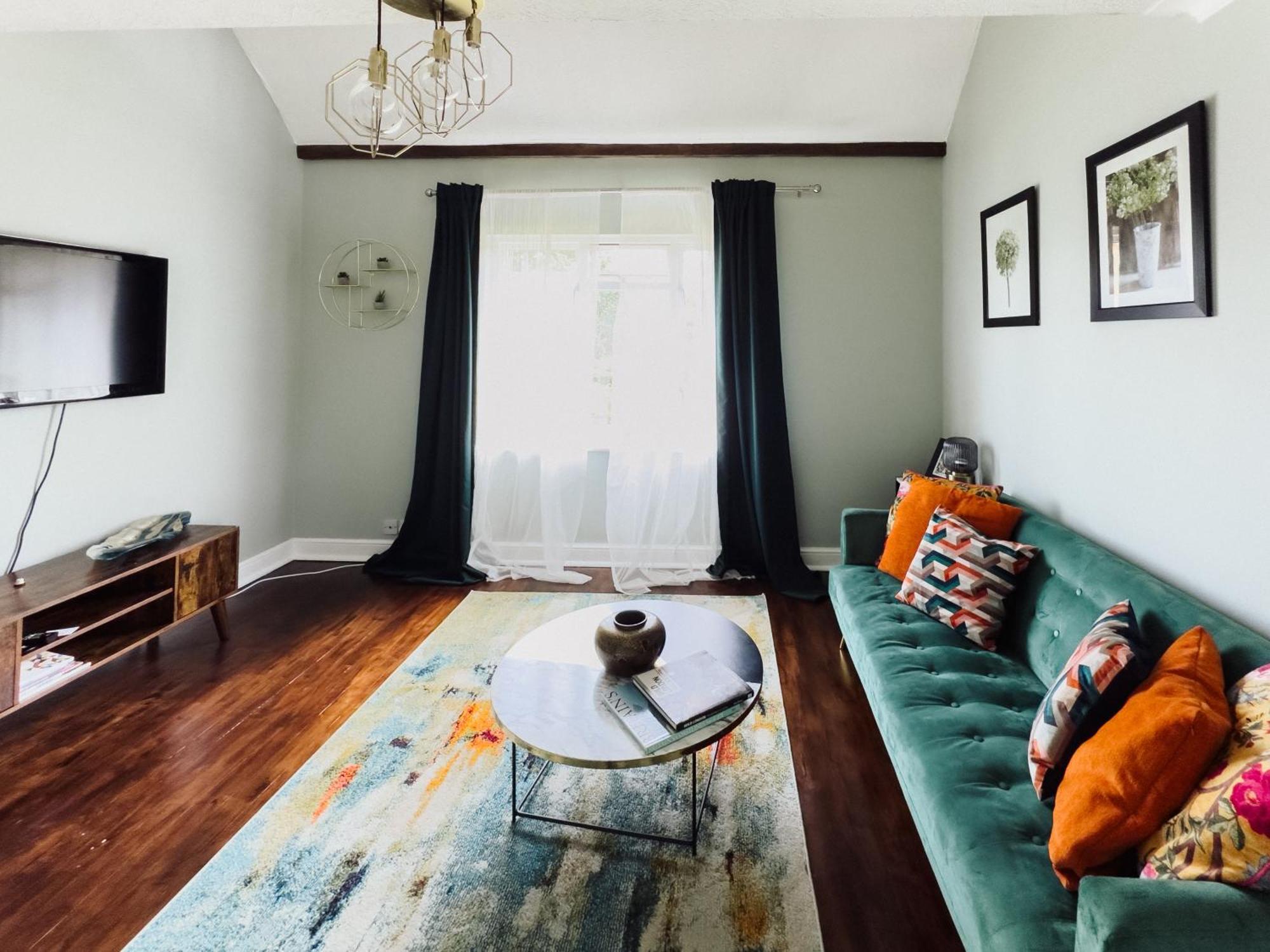 Beautiful Apartment In Guildford With Parking Send Exterior photo